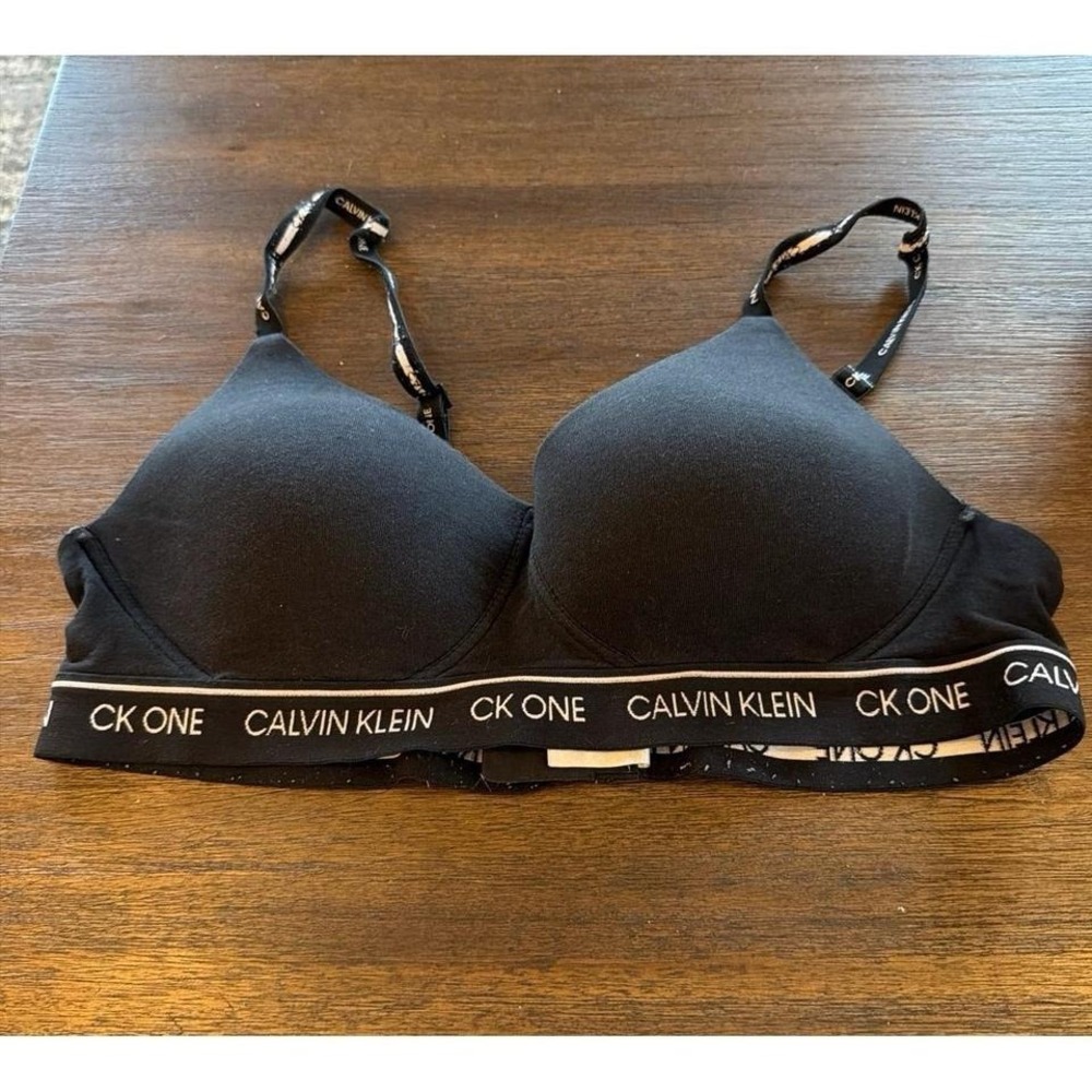 Calvin Klein Women's CK One Cotton Lightly Lined Bralette Black Large